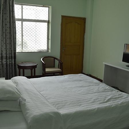 Tianwaitian Inn Lhasa Bagian luar foto